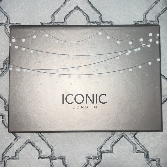 Blaze Chaser face palette!!BRAND NEW - Picture 2 of 2